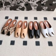 알라이아 Alaia  스파이크 카프스킨  플랫 슬리퍼 348566